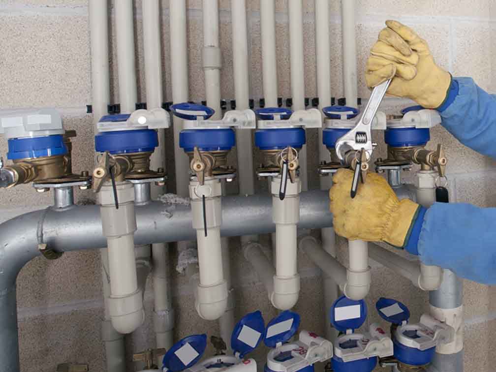 Experts in both commercial and industrial emergencies Experts in both commercial and industrial emergencies